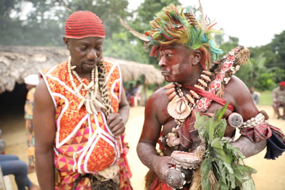 Bwiti Iboga šaman Moughenda Mikala - Bwiti učitel a léčitel, Gabon Afrika